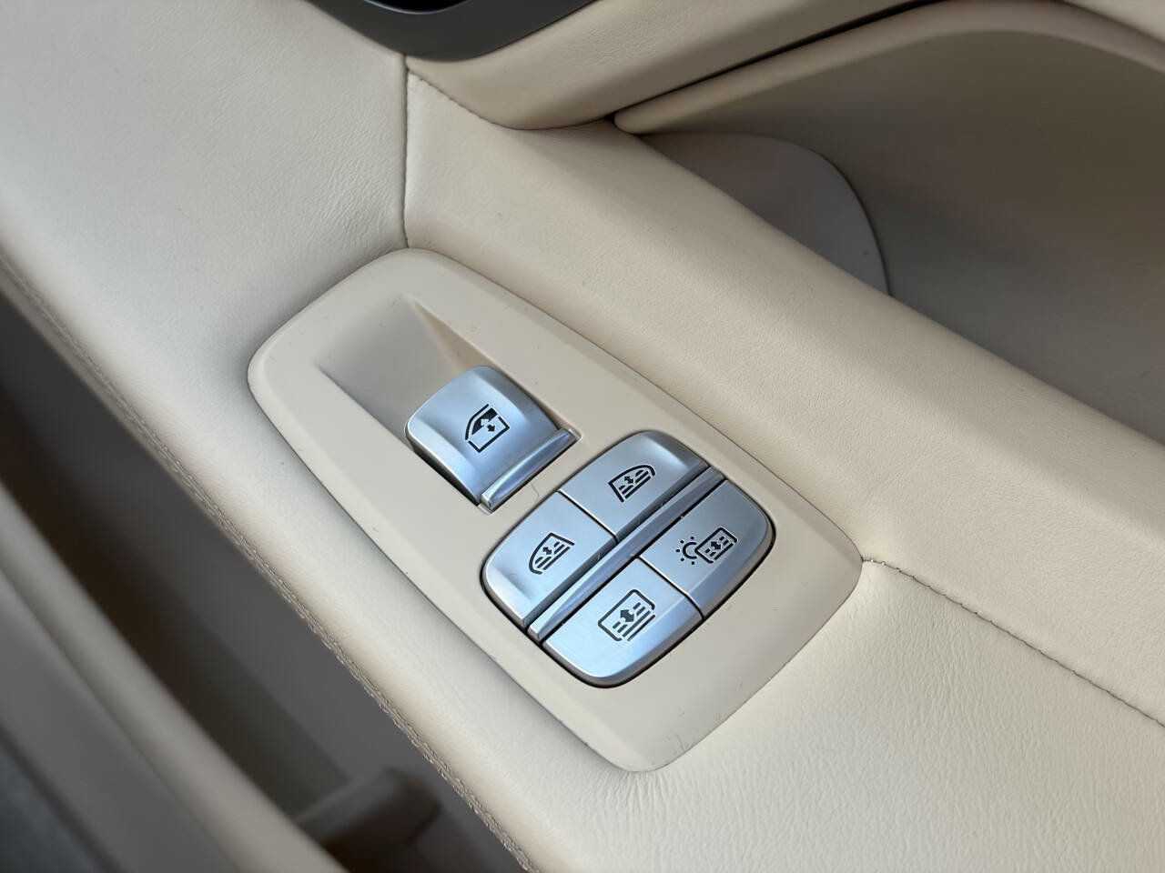 Used 2017 BMW 740i xDrive 740i xDrive AWD 4dr Sedan image 27