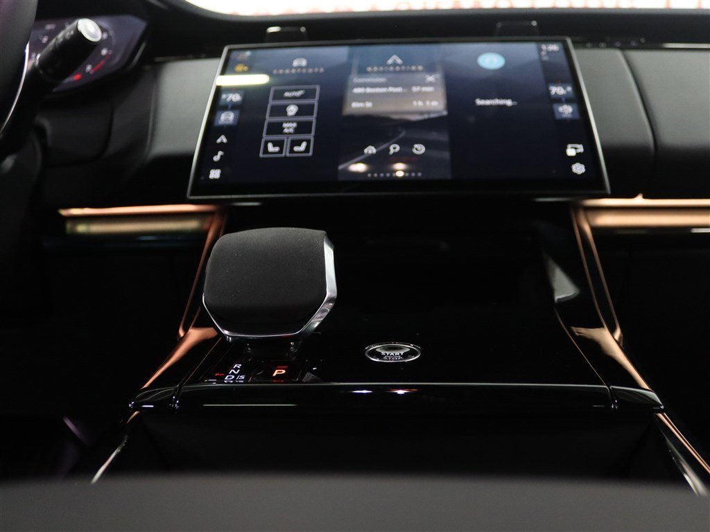 Used 2024 Land Rover Range Rover Sport SE image 24