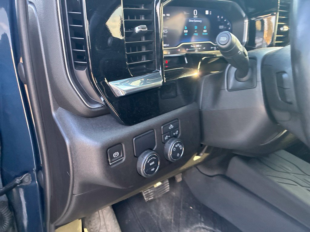 Used 2022 Chevrolet Silverado 1500 LT w/ Protection Package RWD image 23