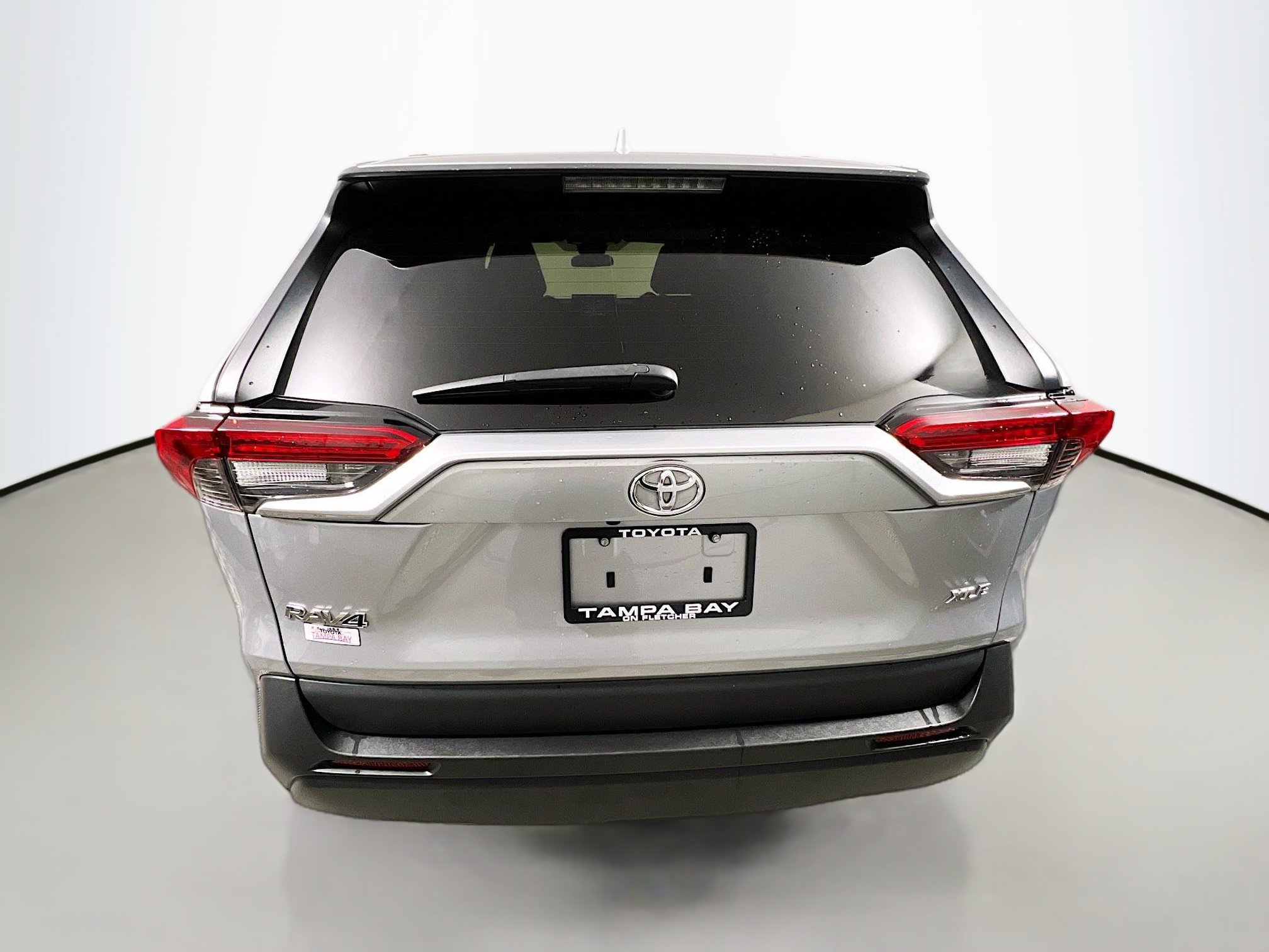 Used 2022 Toyota RAV4 XLE Premium image 6