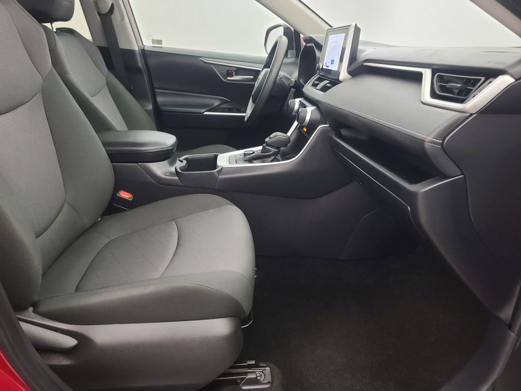 Used 2025 Toyota RAV4 XLE image 17