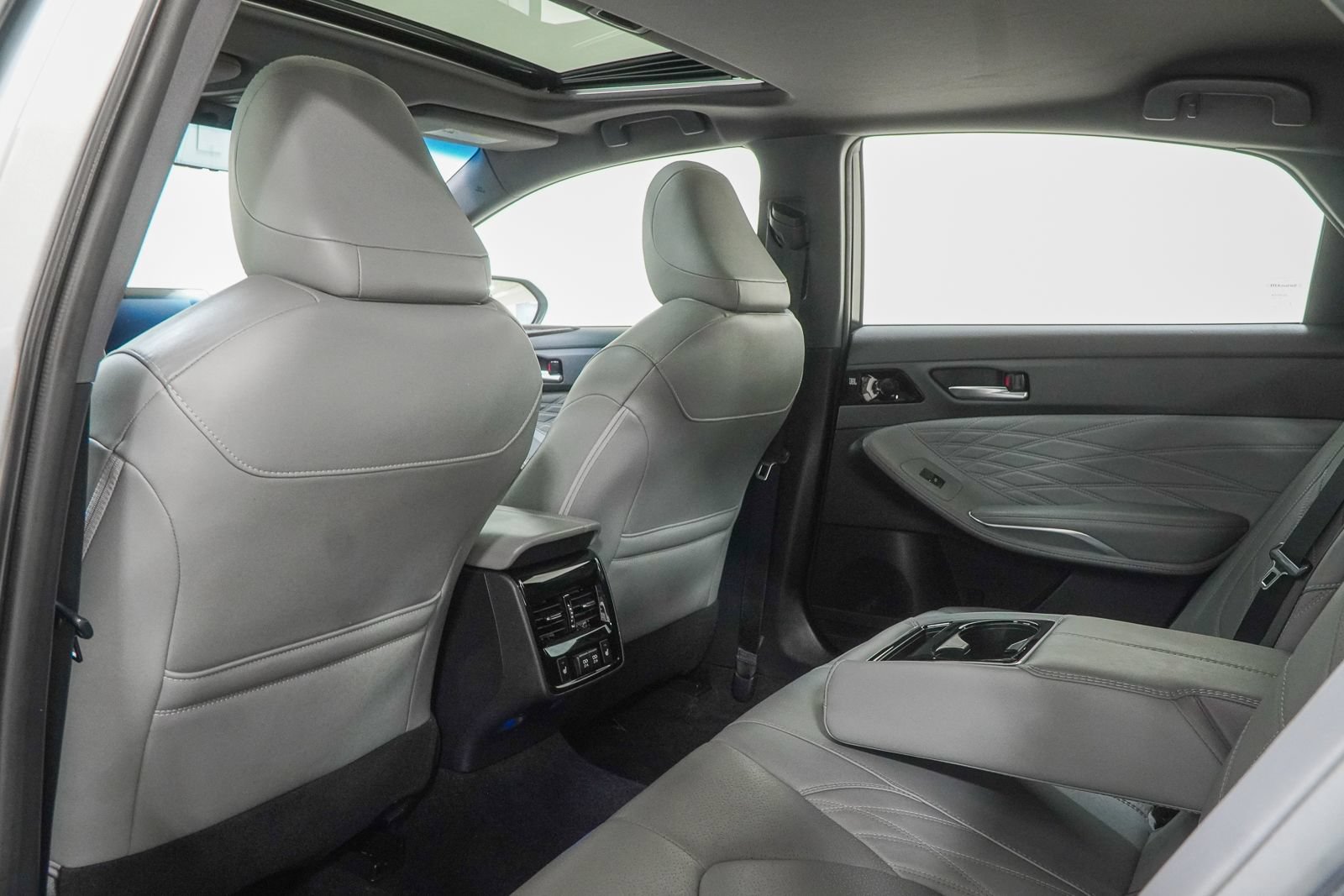Used 2019 Toyota Avalon Limited w/ Protection Package FWD image 41
