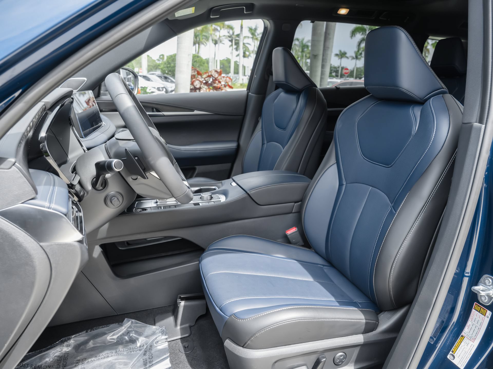 Certified 2026 INFINITI QX60 Sport w/ Dark Cargo Package AWD/4WD image 6