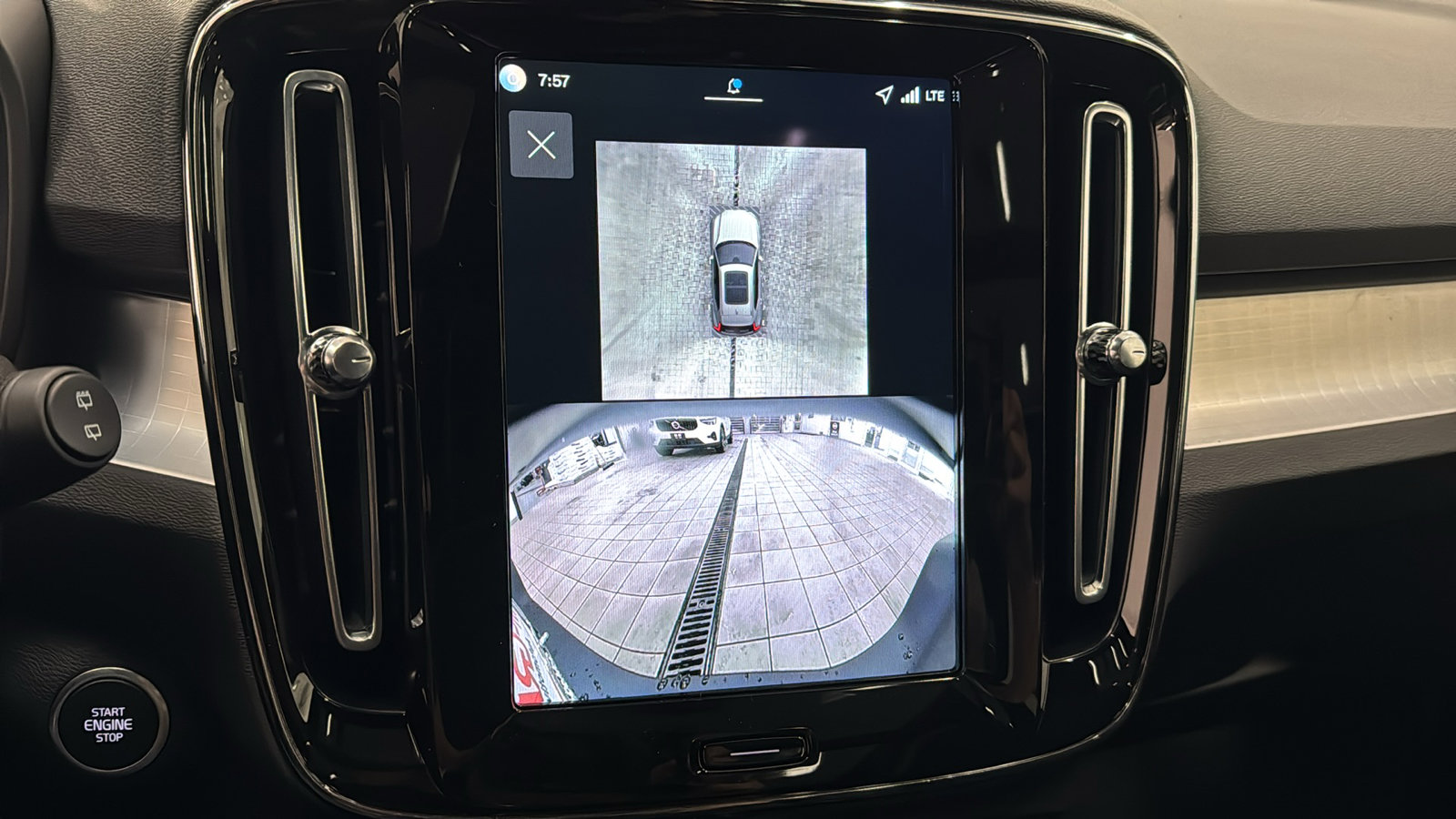 New 2026 Volvo XC40 B4 Plus w/ Climate Package FWD image 18