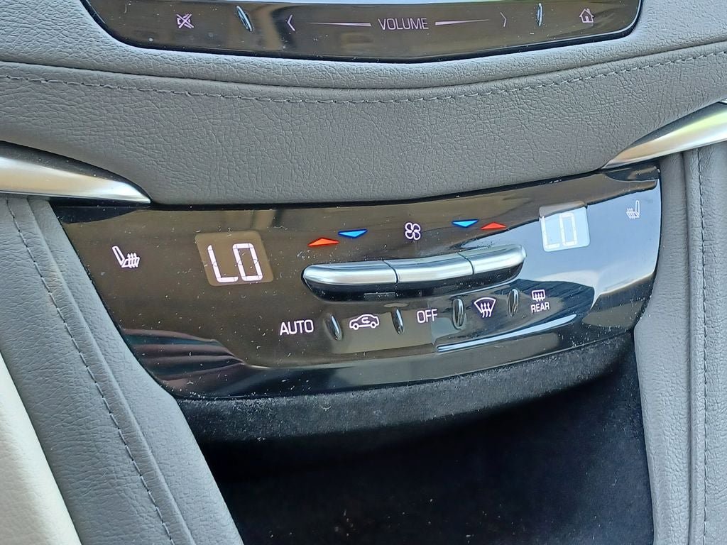 Used 2018 Cadillac XT5 Luxury w/ Driver Awareness Package FWD image 23