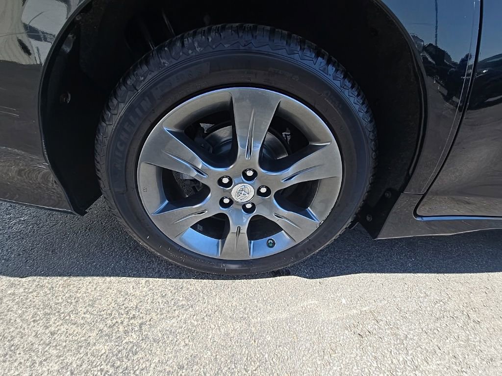 Used 2016 Toyota Sienna SE image 10