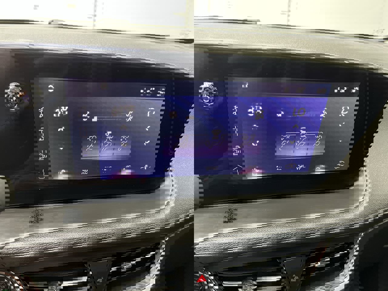 Certified 2025 Buick Encore GX Avenir w/ Avenir Technology Package AWD/4WD image 21