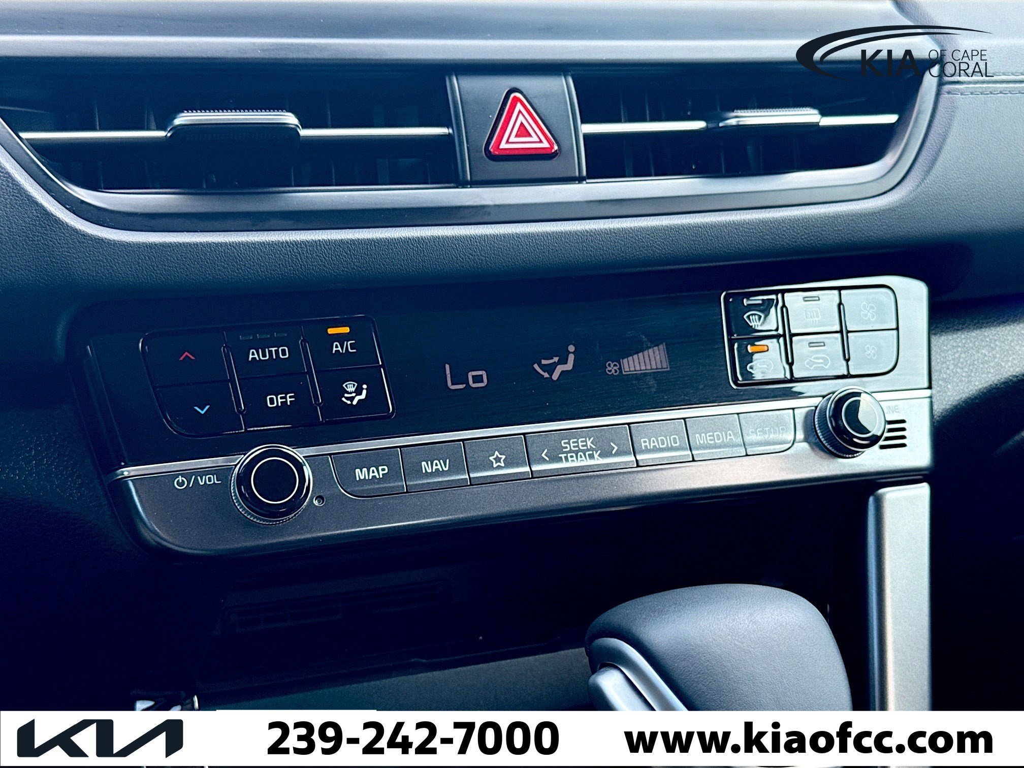 Certified 2025 Kia Seltos EX w/ EX Sunroof Package image 33