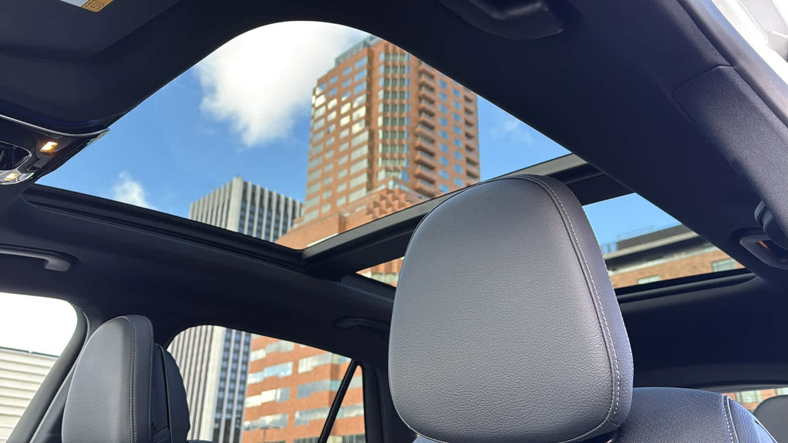 Certified 2026 Mercedes-Benz GLC 300 4MATIC image 27