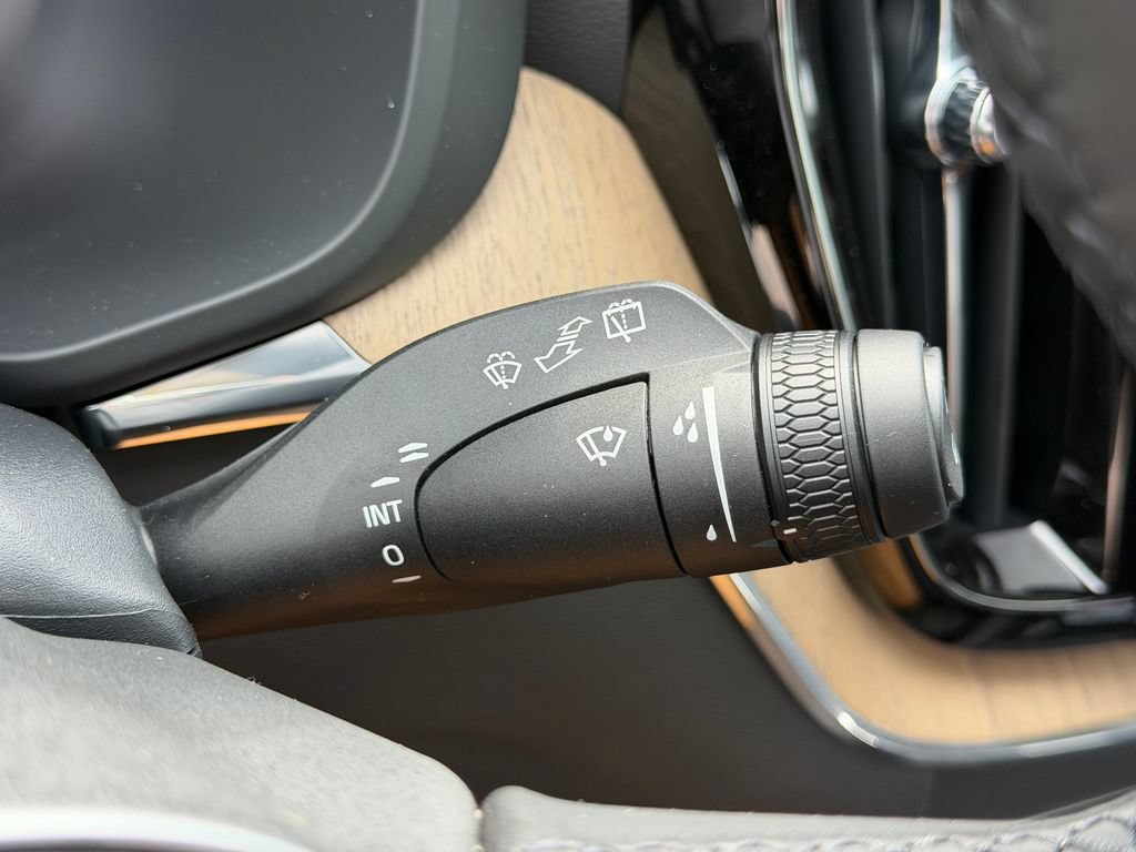 New 2026 Volvo XC60 T8 Ultra w/ Protection Package Premier AWD/4WD image 29