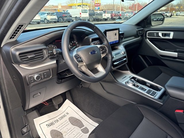 Used 2022 Ford Explorer XLT image 6