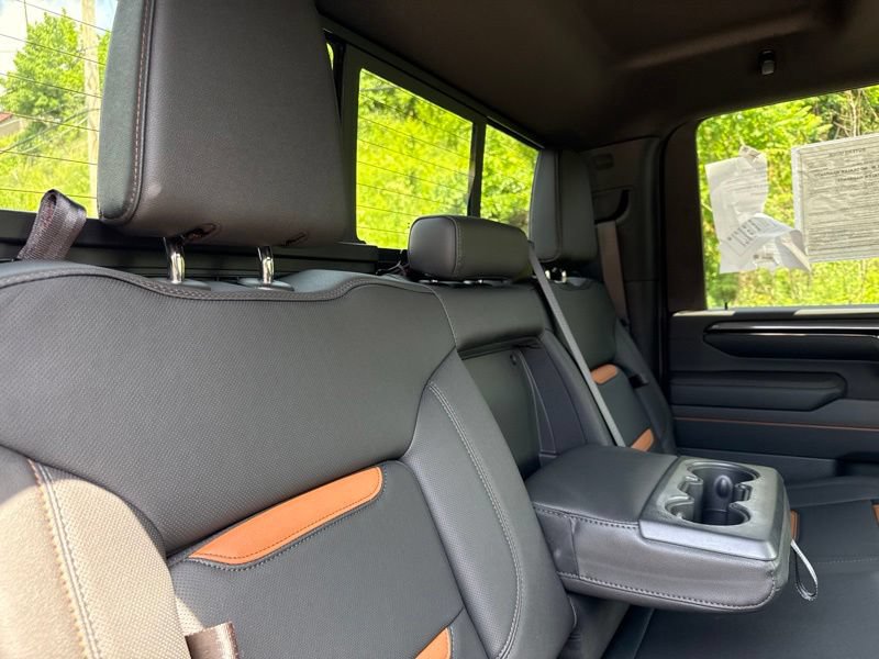 Used 2024 GMC Sierra 2500 AT4 w/ AT4 Premium Plus Package AWD/4WD image 15