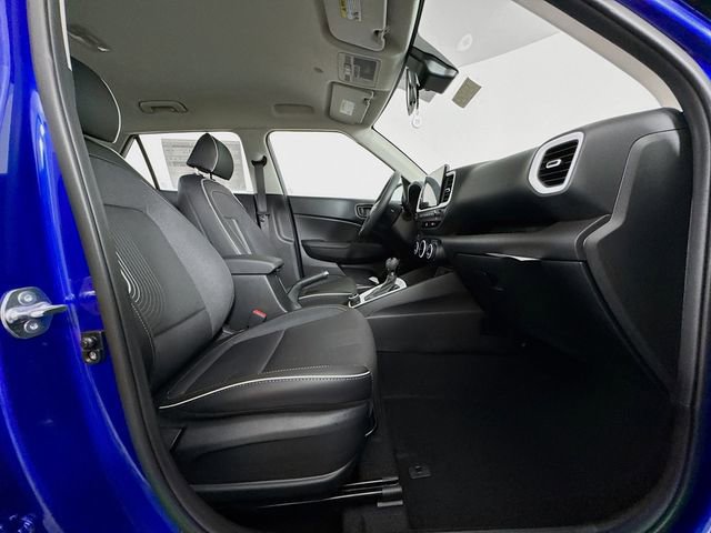 Used 2025 Hyundai Venue Limited FWD image 40