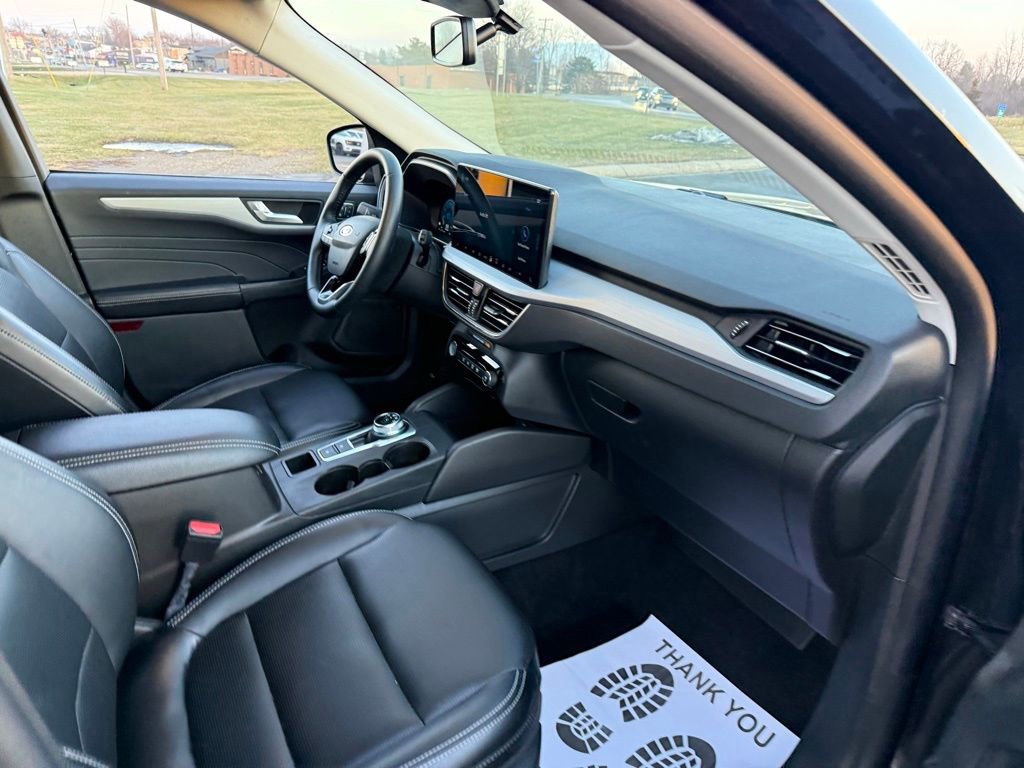 Used 2025 Ford Escape Platinum image 13