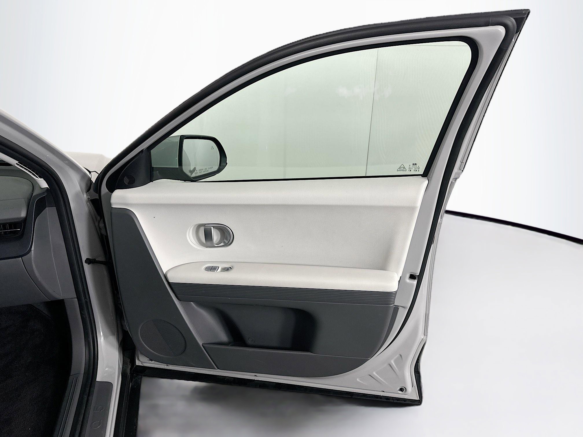 Used 2024 Hyundai Ioniq 5 SEL image 32