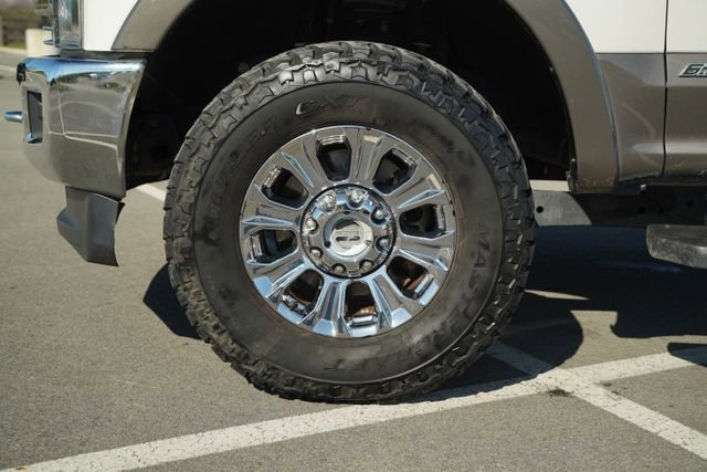 Used 2019 Ford F250 Lariat w/ Chrome Package image 11