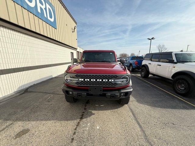 Used 2025 Ford Bronco Badlands image 2