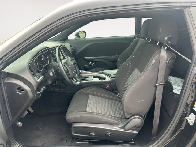 Used 2022 Dodge Challenger SXT image 9