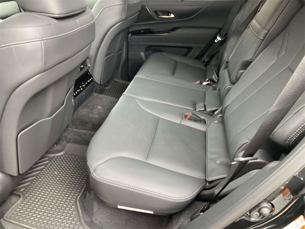 New 2025 Lexus LX 700h Luxury image 9