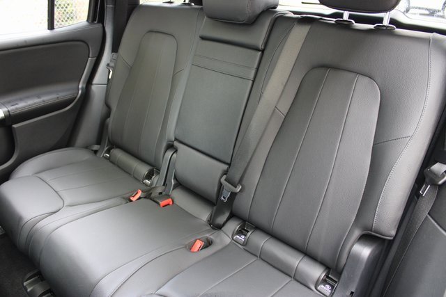 Used 2024 Mercedes-Benz GLB 250 4MATIC w/ Exclusive Package image 12