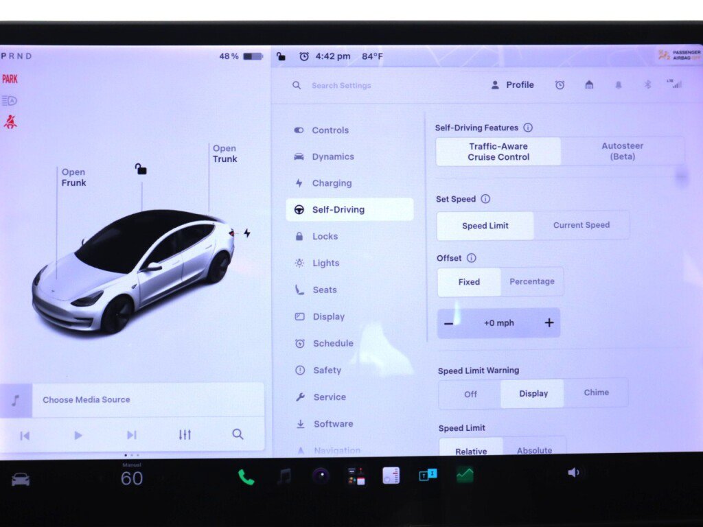 Used 2020 Tesla Model 3 Standard Range Plus RWD image 22