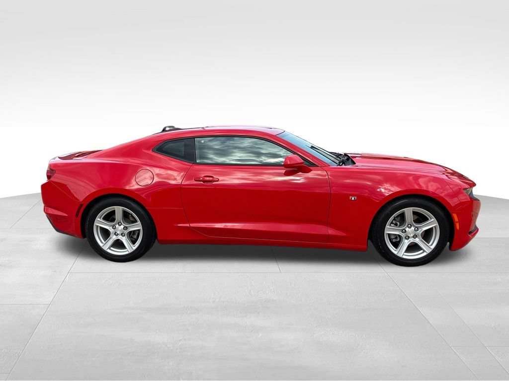 Used 2021 Chevrolet Camaro LT RWD image 7