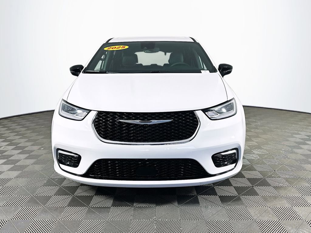 Certified 2025 Chrysler Pacifica Select image 4