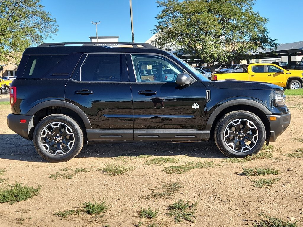 Used 2025 Ford Bronco Sport Outer Banks w/ Outer Banks Tech Package+ AWD/4WD image 2