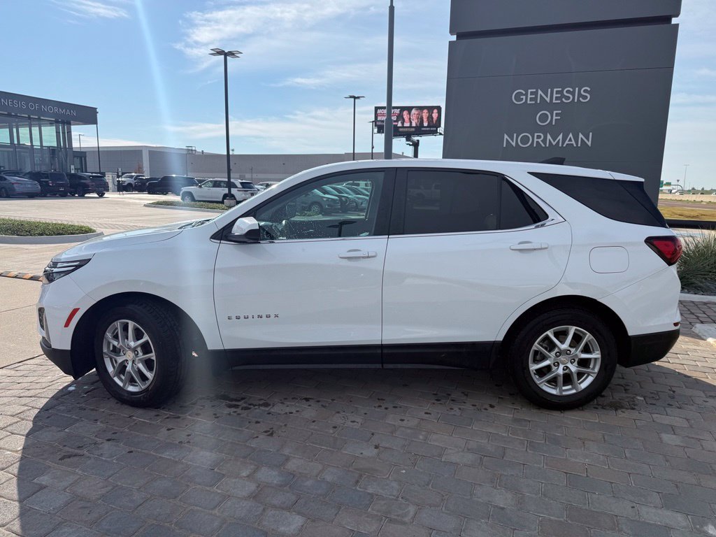 Used 2024 Chevrolet Equinox LT FWD image 2