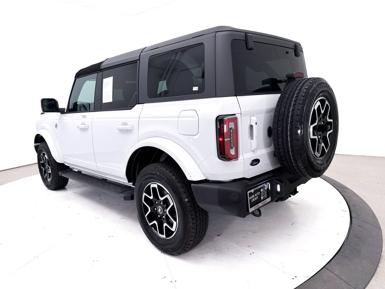 Used 2023 Ford Bronco Outer Banks AWD/4WD image 16
