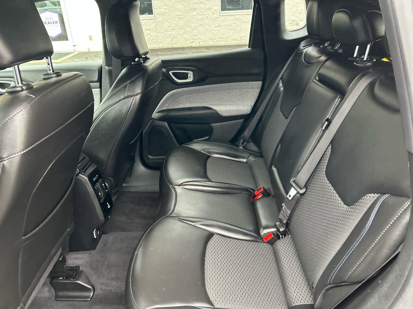 Used 2023 Jeep Compass Latitude w/ Convenience Group image 24