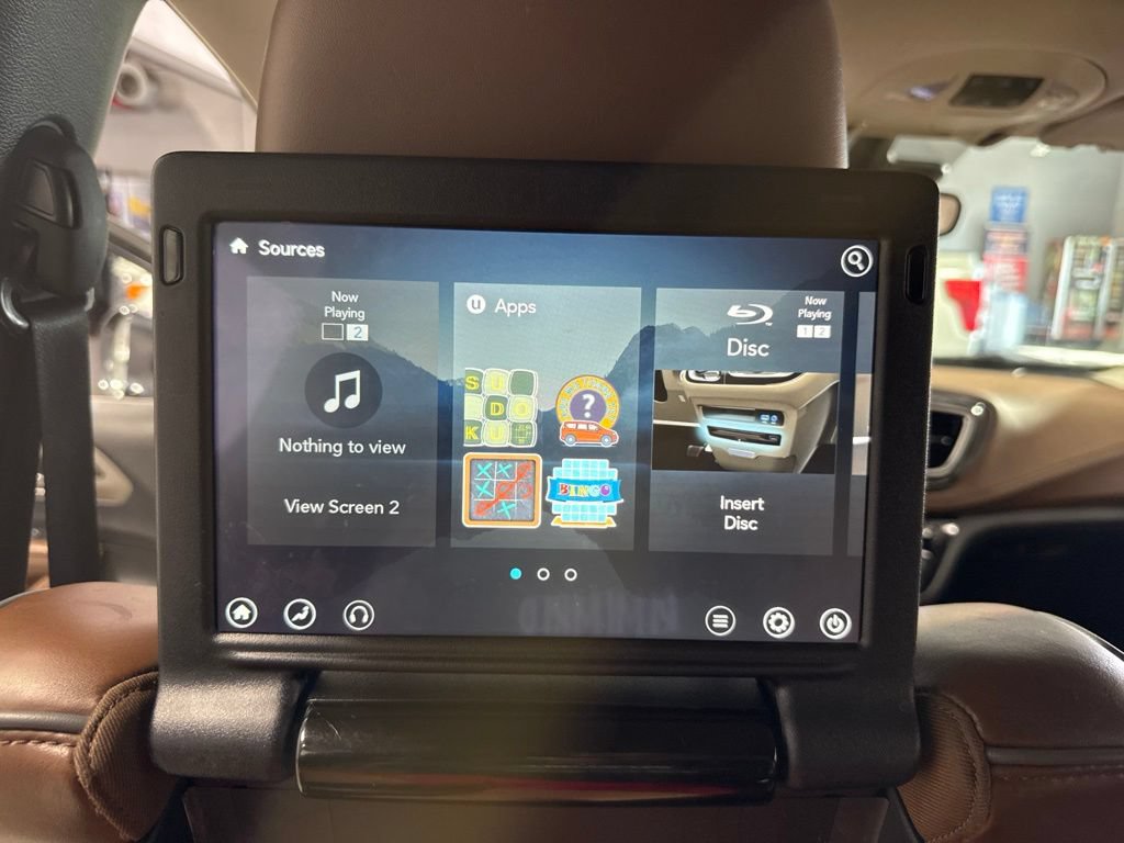 Used 2019 Chrysler Pacifica Limited w/ Advanced Safetytec Group FWD image 25