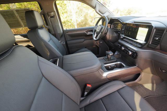 Used 2025 GMC Sierra 1500 SLT w/ SLT Premium Plus Package image 27