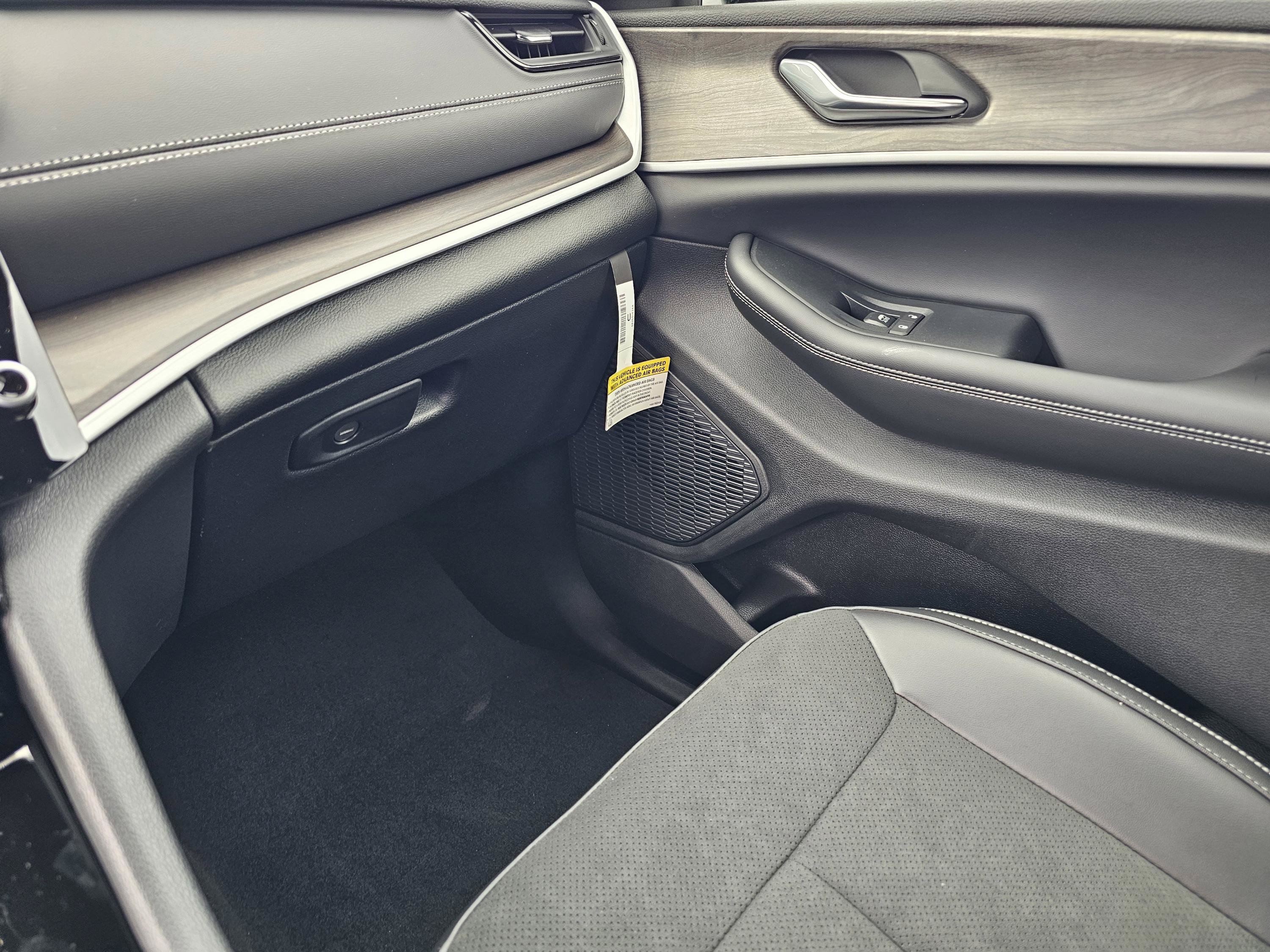 New 2026 Jeep Grand Cherokee Altitude RWD image 26