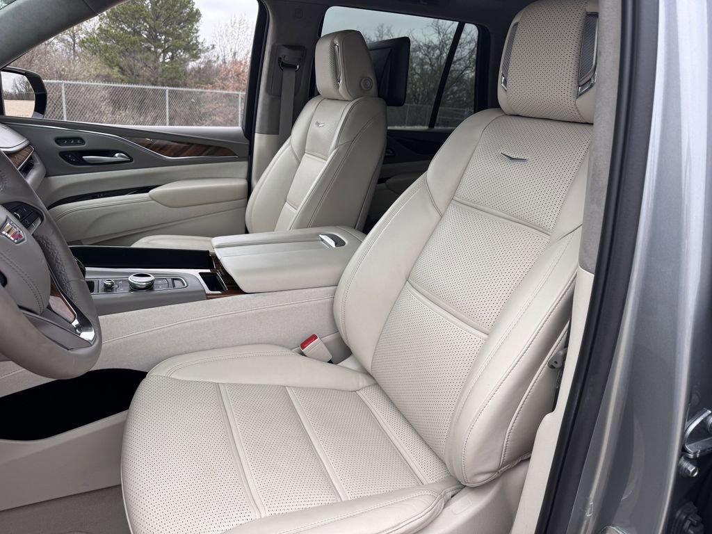 Used 2024 Cadillac Escalade Premium Luxury Platinum image 25