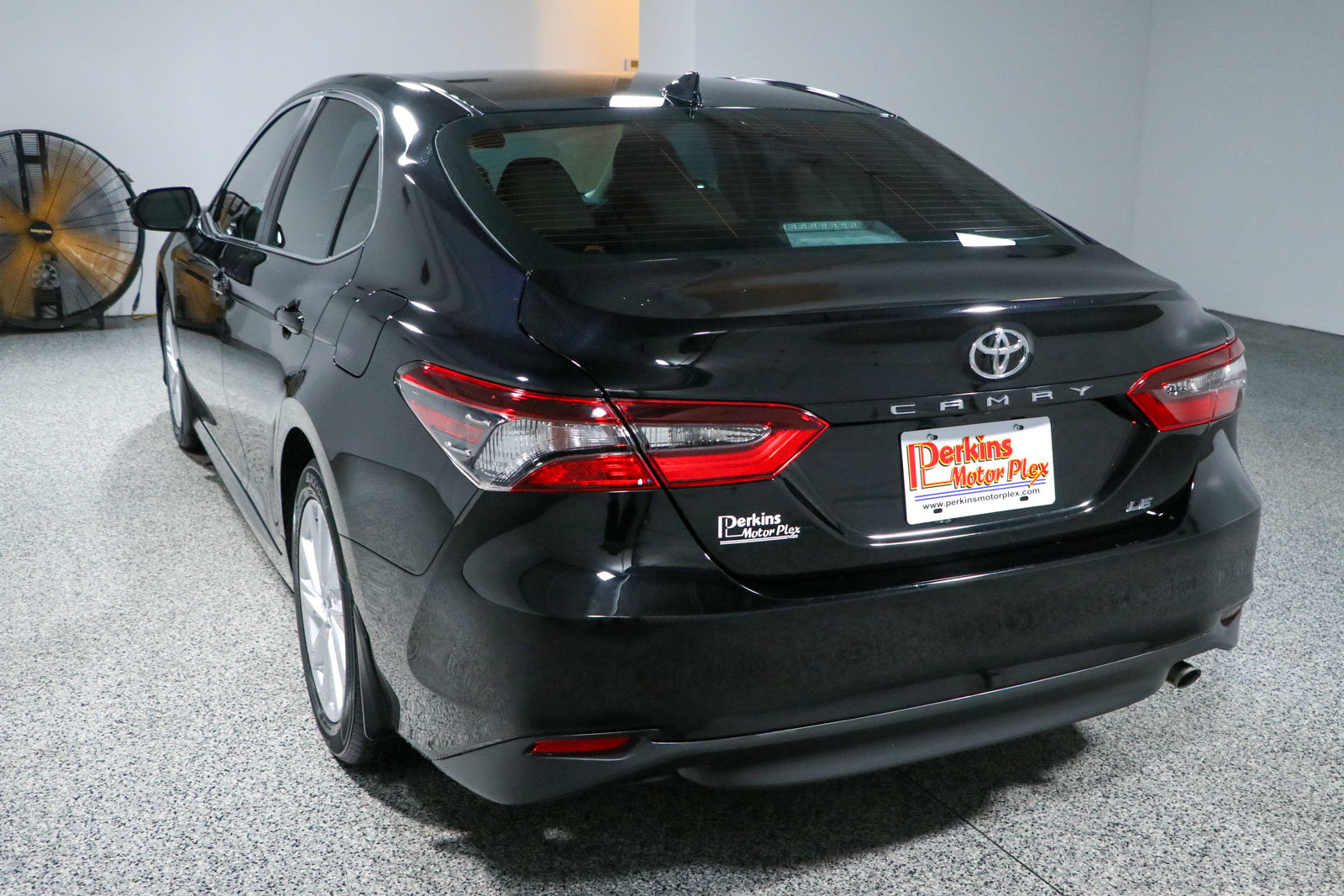 Used 2023 Toyota Camry LE FWD image 9