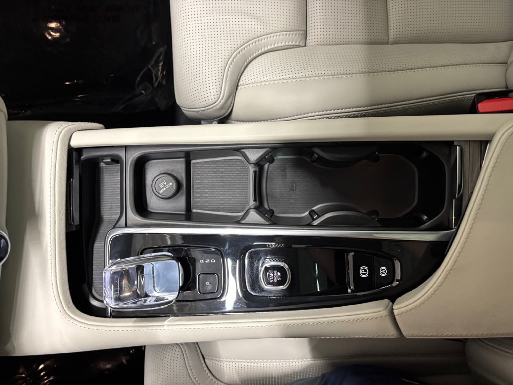 Certified 2025 Volvo S90 B6 Ultra AWD/4WD image 23
