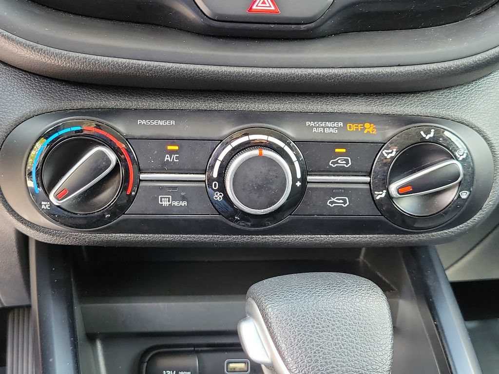 Used 2024 Kia Soul LX w/ Option Group 015 FWD image 26