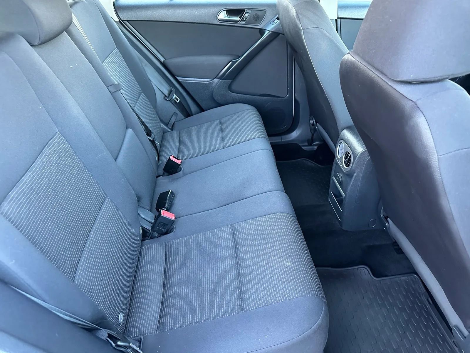 Used 2017 Volkswagen Tiguan Limited w/ Premium Package image 18