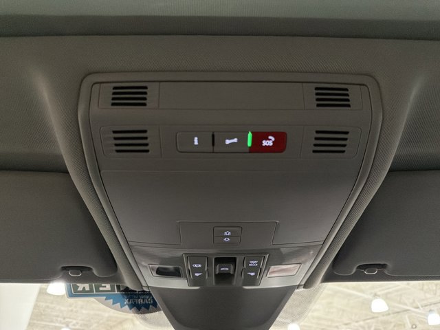 Certified 2023 Volkswagen Tiguan SE w/ Panoramic Sunroof Package FWD image 34