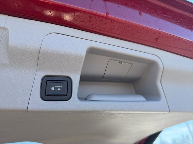 Used 2023 GMC Acadia SLT image 12