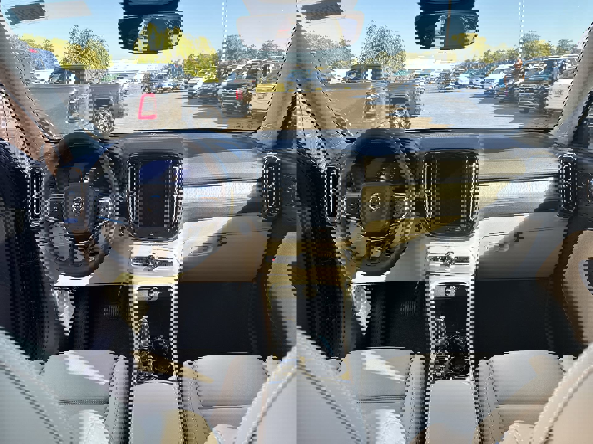 New 2026 Volvo XC40 B5 Ultra w/ Climate Package image 21