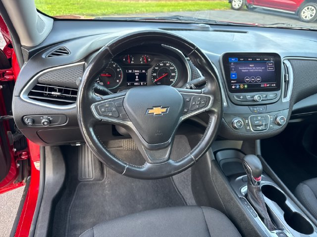 Used 2022 Chevrolet Malibu RS FWD image 13