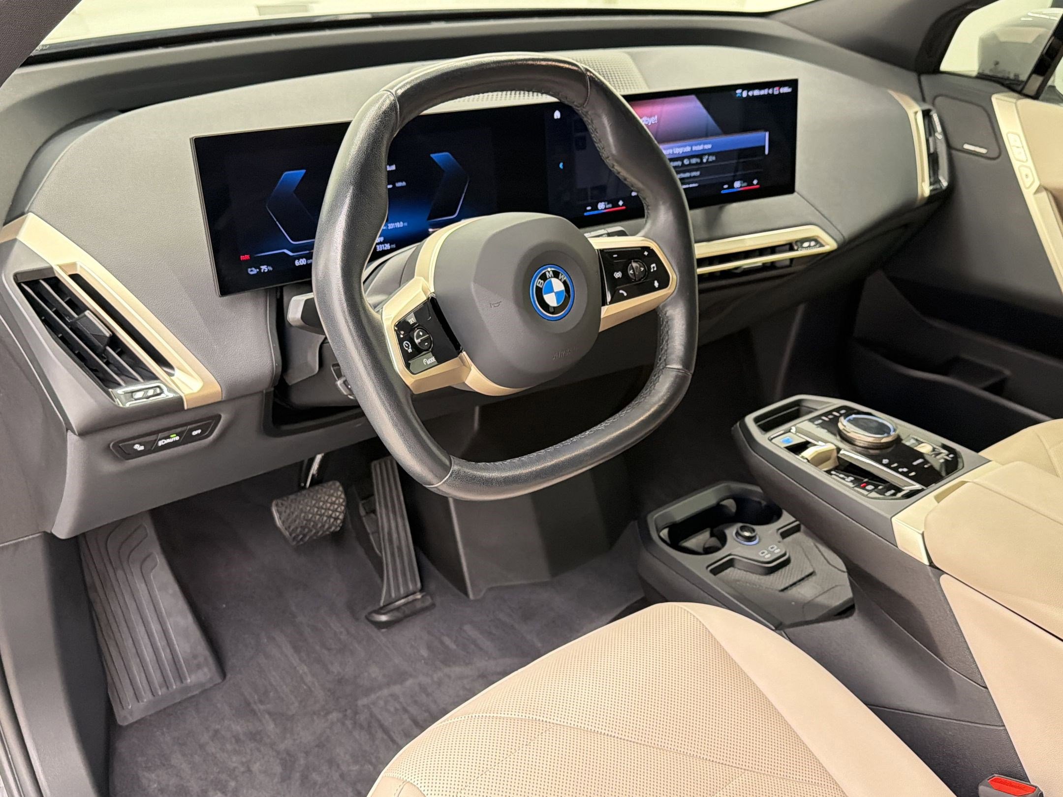 Certified 2023 BMW iX xDrive50 w/ Convenience Package AWD/4WD image 4