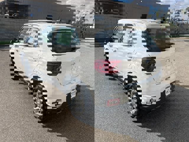 New 2026 Hyundai Venue SE image 3