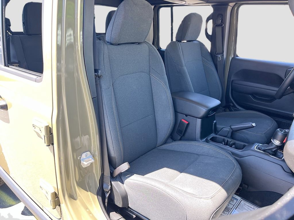 Certified 2025 Jeep Gladiator Mojave AWD/4WD image 26