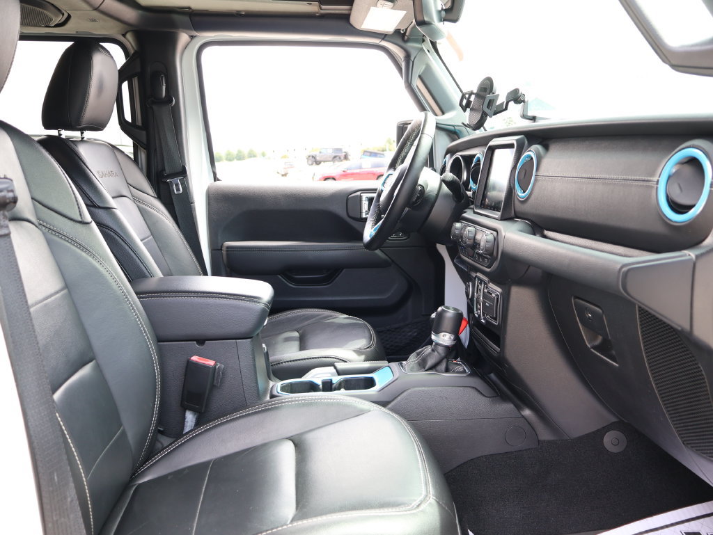 Used 2021 Jeep Wrangler Unlimited Sahara w/ Cold Weather Group AWD/4WD image 8