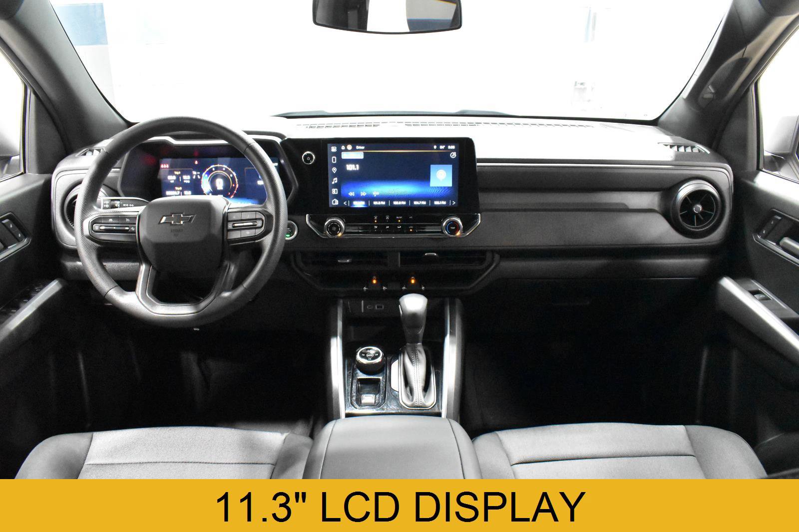 Used 2024 Chevrolet Colorado Trail Boss w/ Advanced Trailering Package image 2