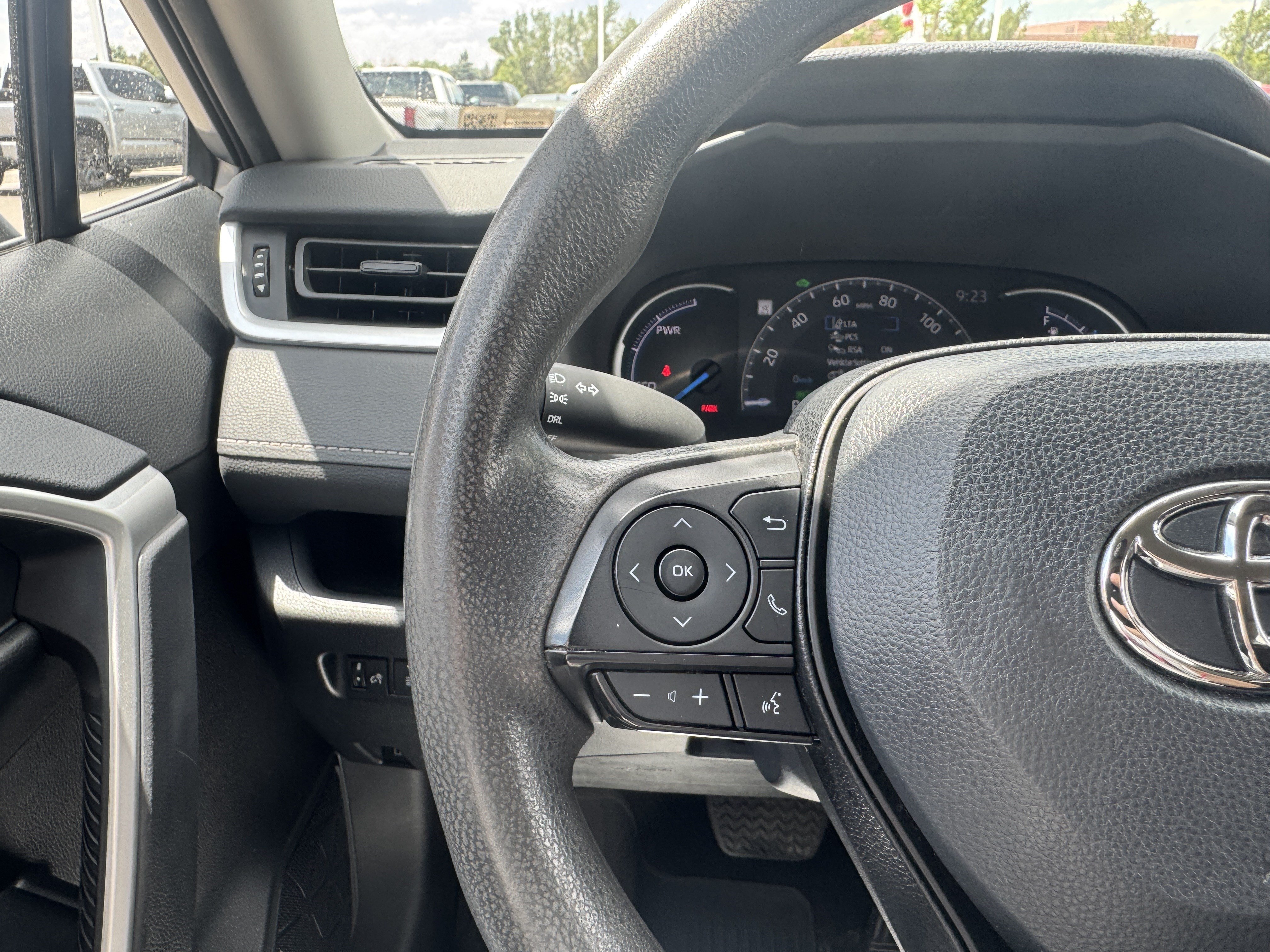 Certified 2024 Toyota RAV4 LE AWD/4WD image 31