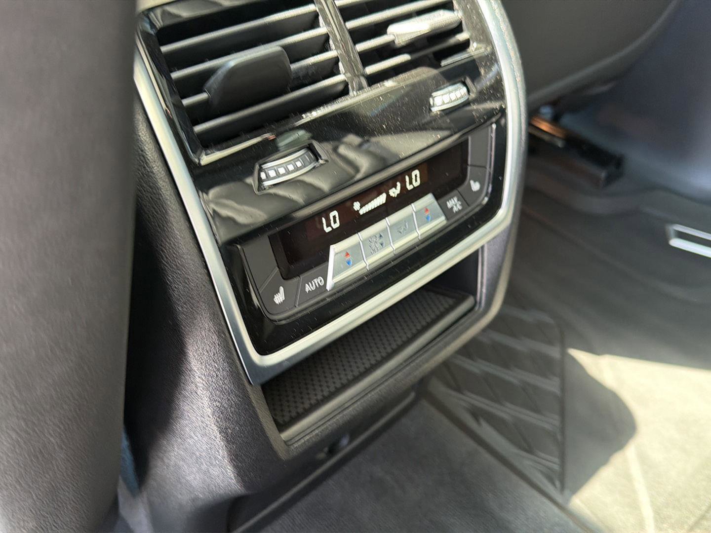 Used 2019 BMW X5 xDrive40i w/ Premium Package 2 AWD/4WD image 12